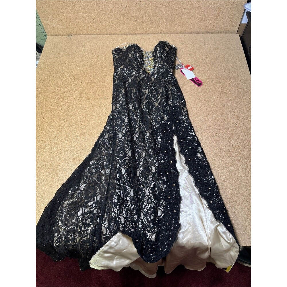 Mari Lee by Madeline Gardner Sequined Style Prom Dress, Size 7/8